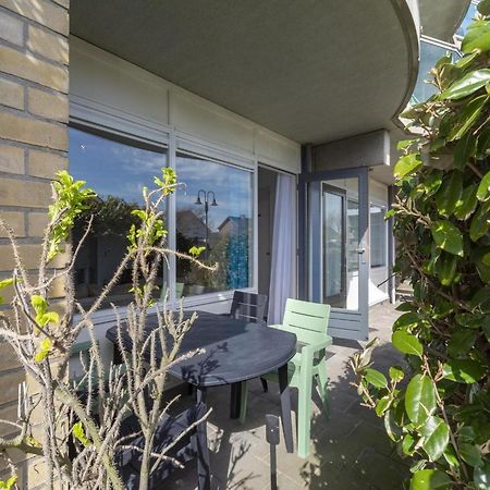 Lovely Apartment With Patio Callantsoog Exterior photo
