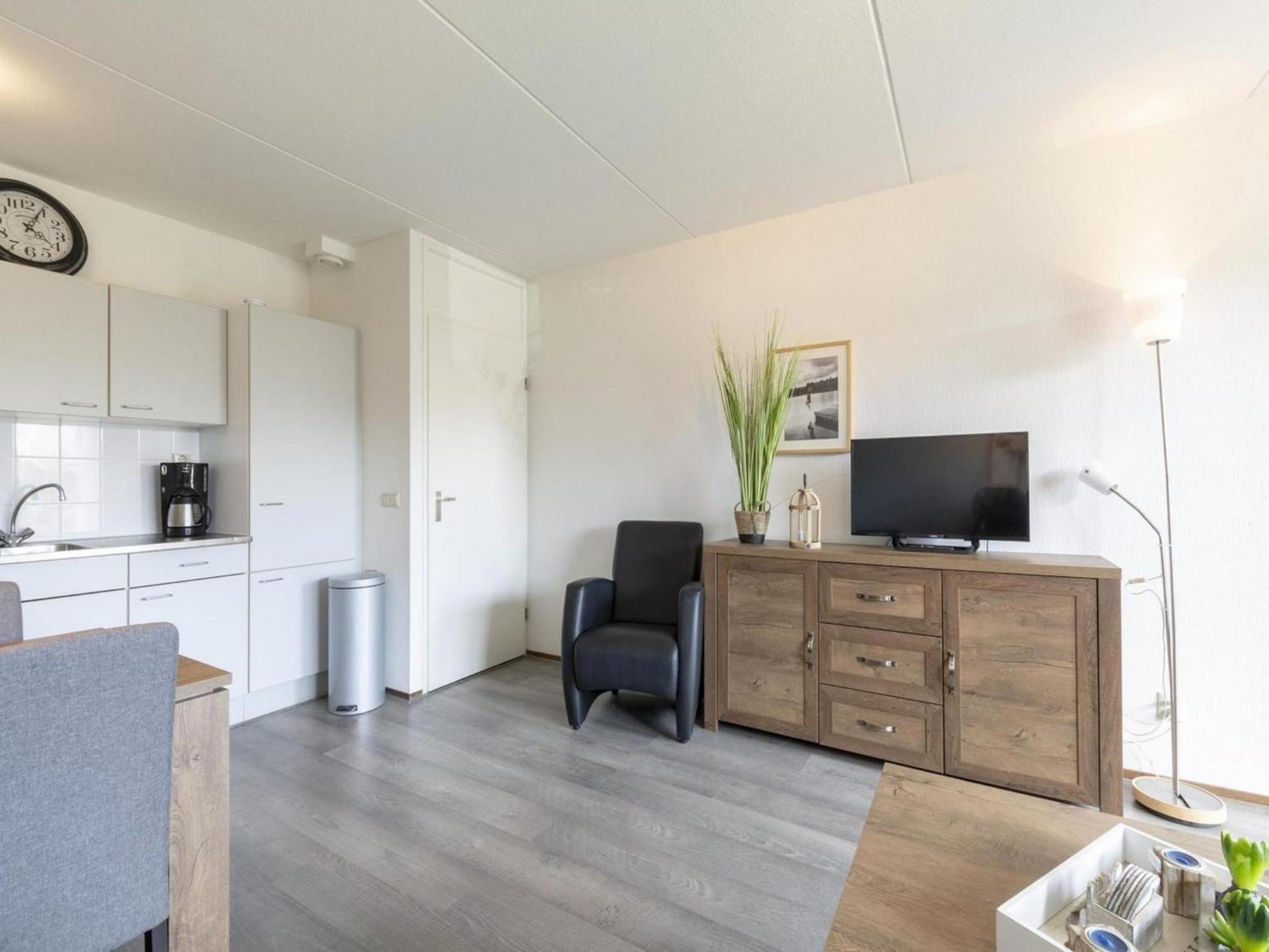 Lovely Apartment With Patio Callantsoog Exterior photo